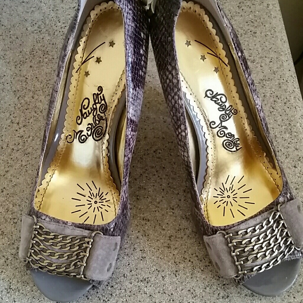 💎💎💎NAUGHTY MONKEY Faux Snakeskin Peep Heels Sz. 91/2